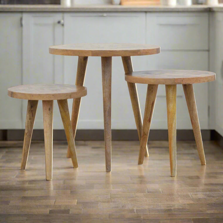 Table & Bar Stools