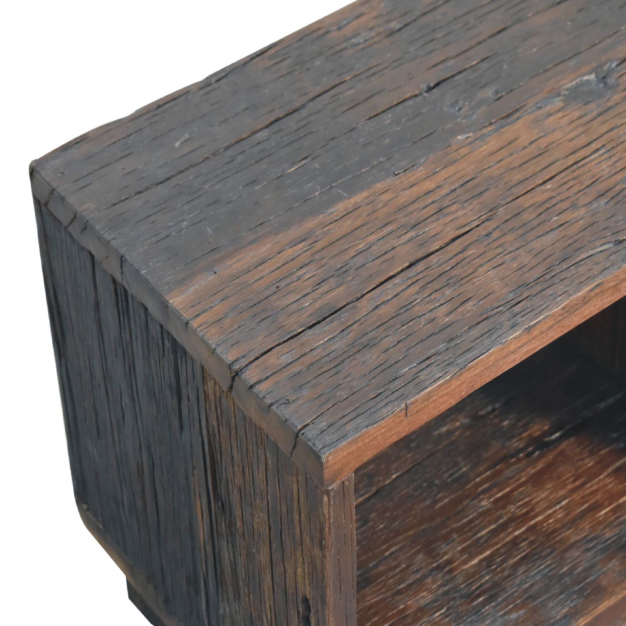 reclaimed-cube-media-unitat Willow and Wine!