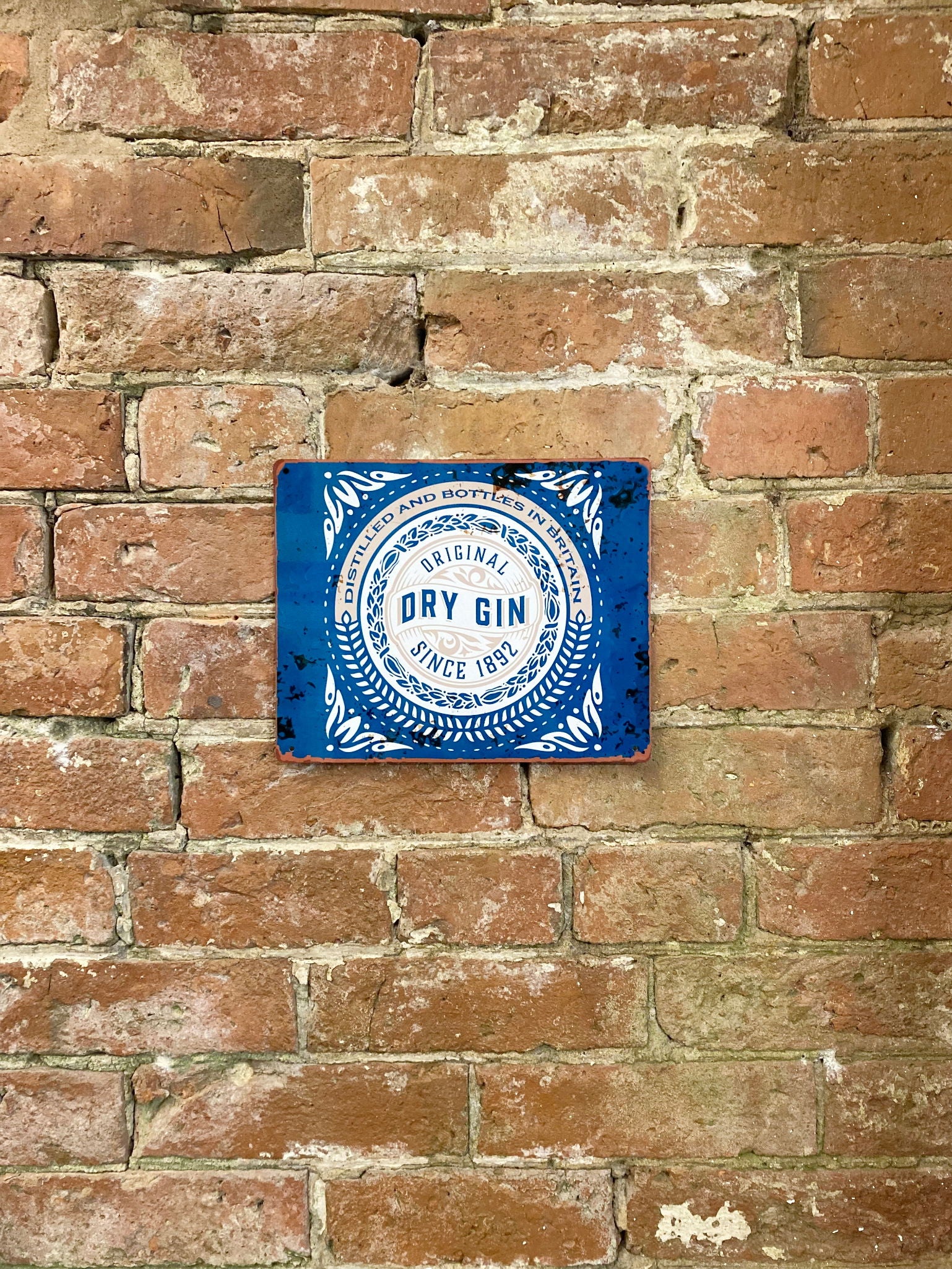 metal-sign-plaque-dry-gin-barat Willow and Wine!