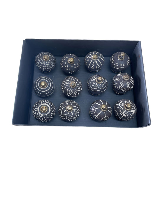 black-cream-door-knobs-assorted-designs-pack-of-12at Willow and Wine!