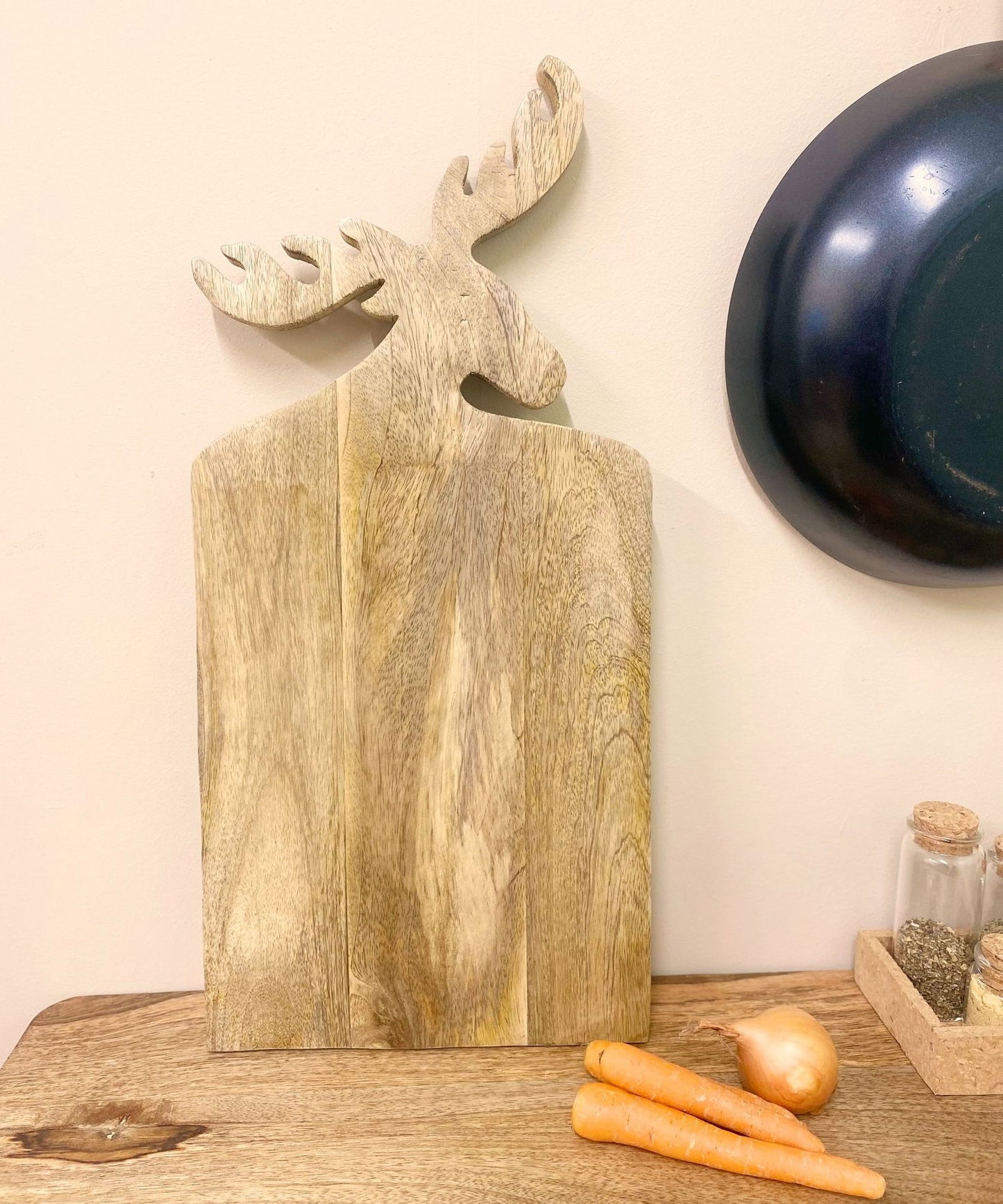 wooden-deer-chopping-board-45cmat Willow and Wine!