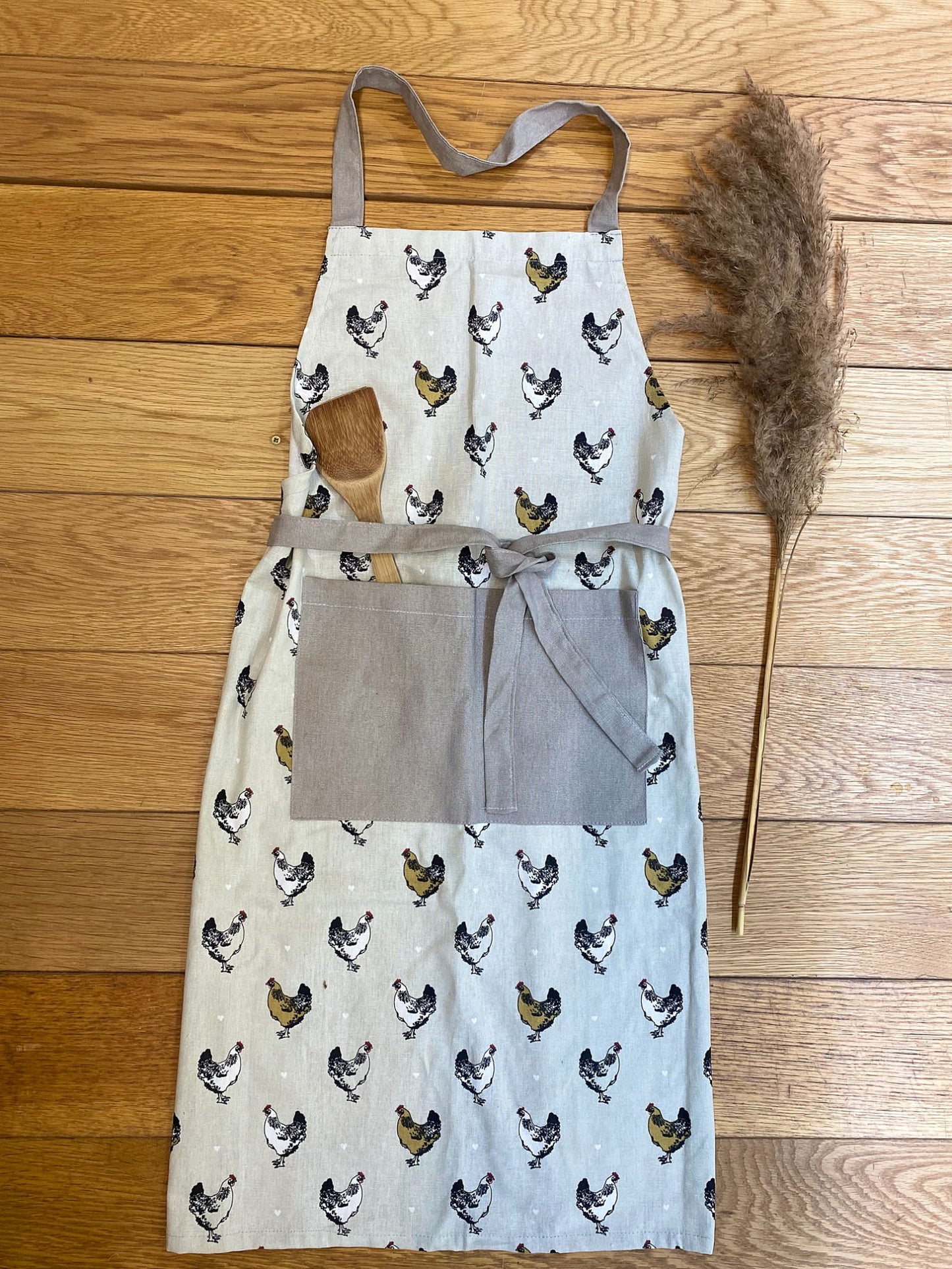 apron-with-a-chicken-print-designat Willow and Wine!