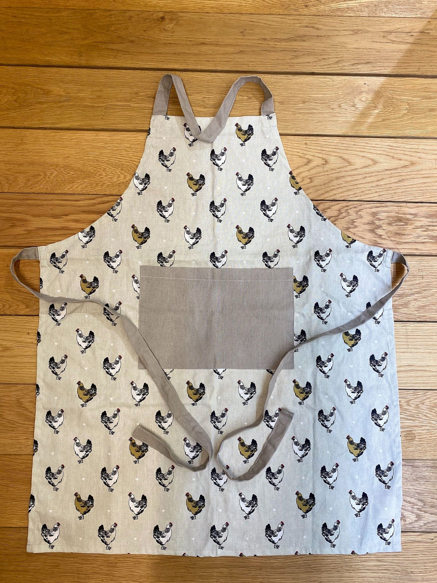 apron-with-a-chicken-print-designat Willow and Wine!