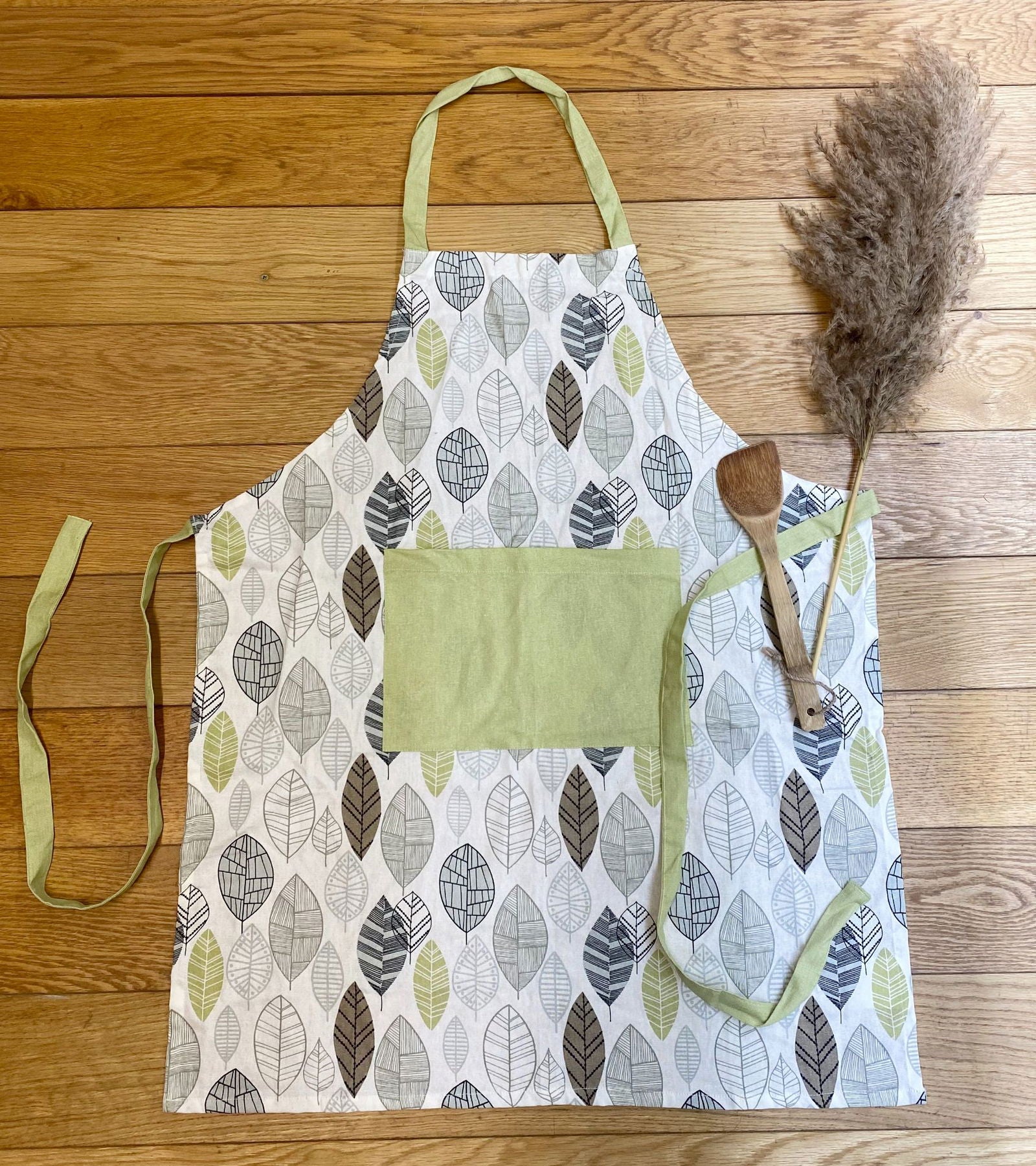 kitchen-apron-with-contemporary-green-leaf-print-designat Willow and Wine!