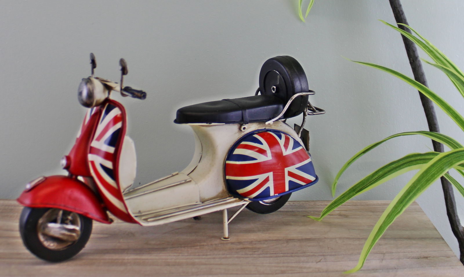 vintage-style-union-jack-scooter-ornamentat Willow and Wine!