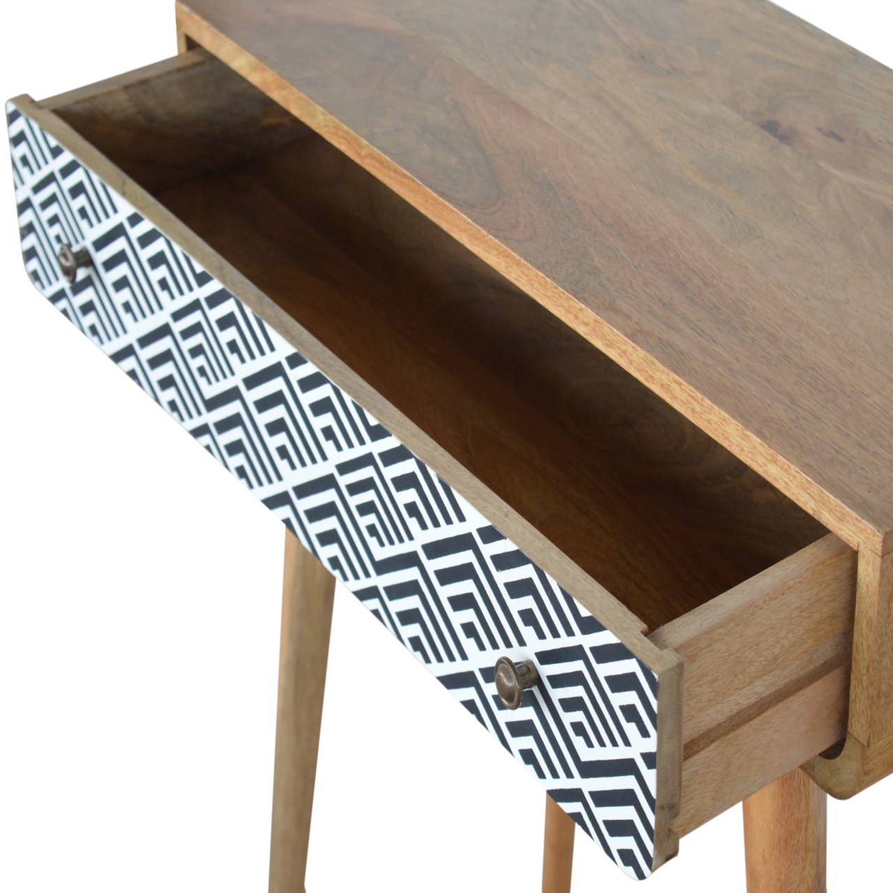 monochrome-print-console-tableat Willow and Wine!