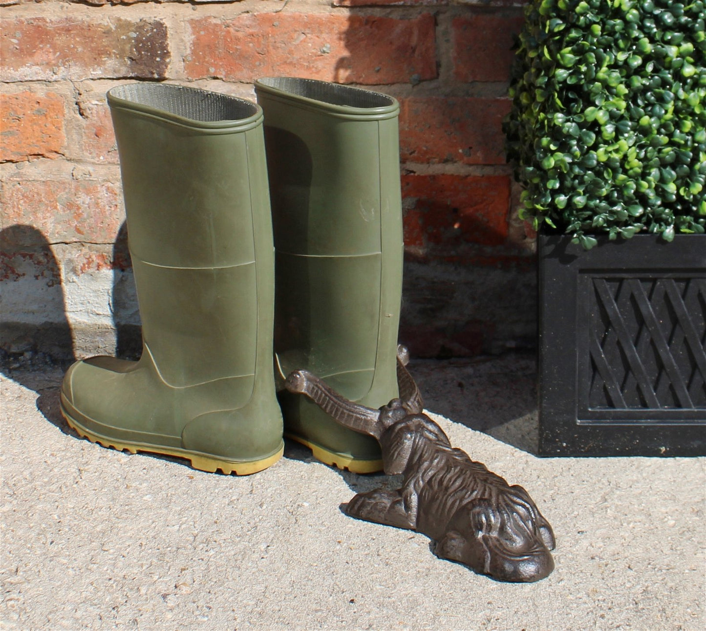 Cast Iron Boot Jack, Dog Design Willow and Wine