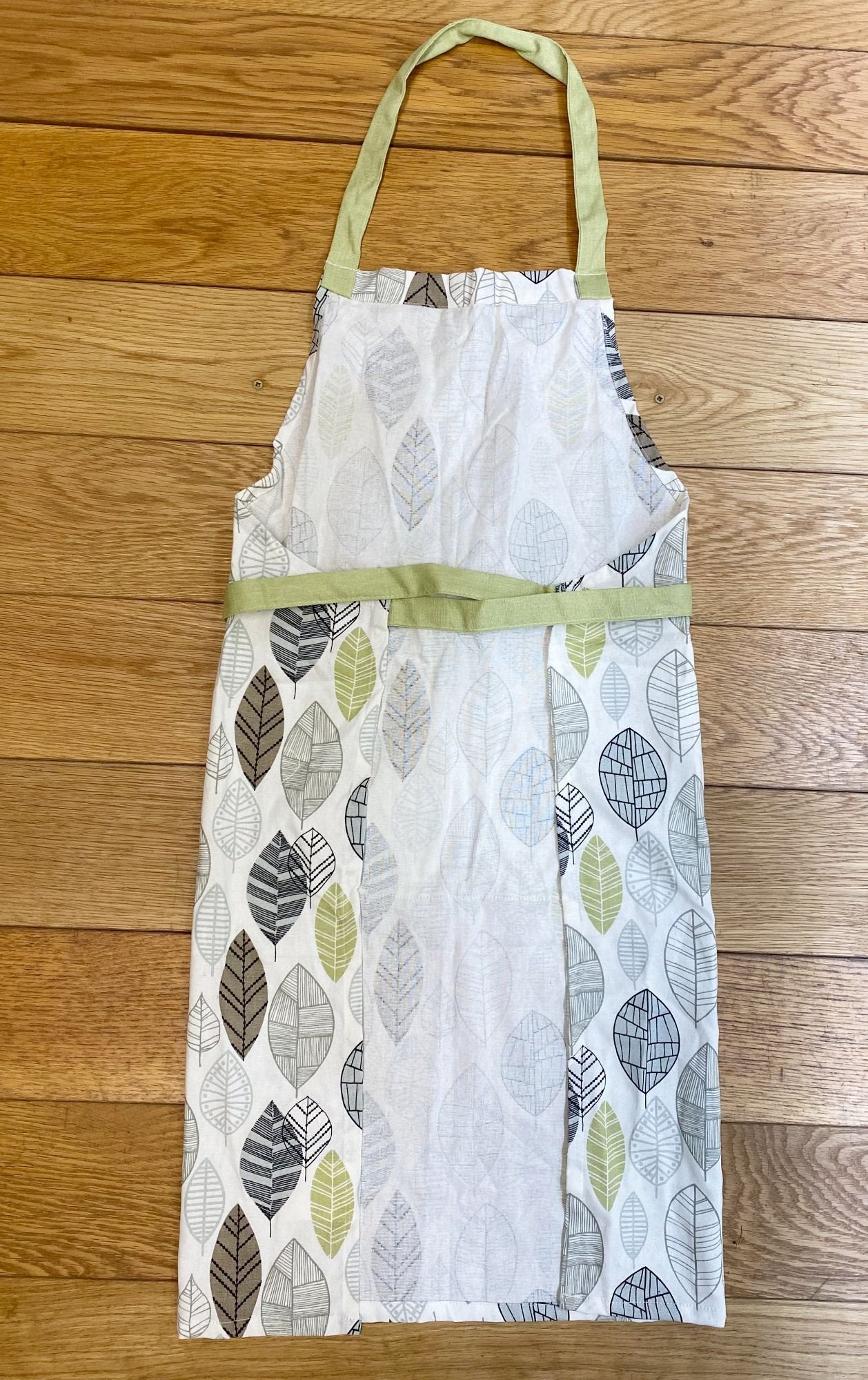 Kitchen Apron With Contemporary Green Leaf Print Design Willow and Wine