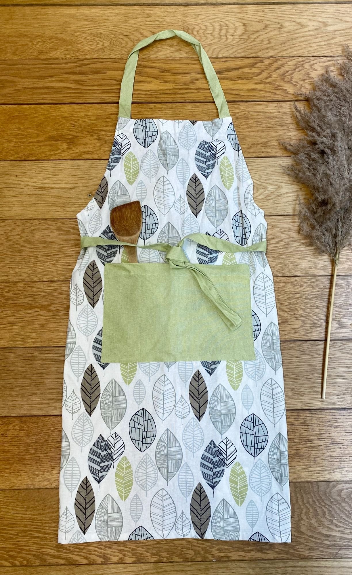 Kitchen Apron With Contemporary Green Leaf Print Design Willow and Wine